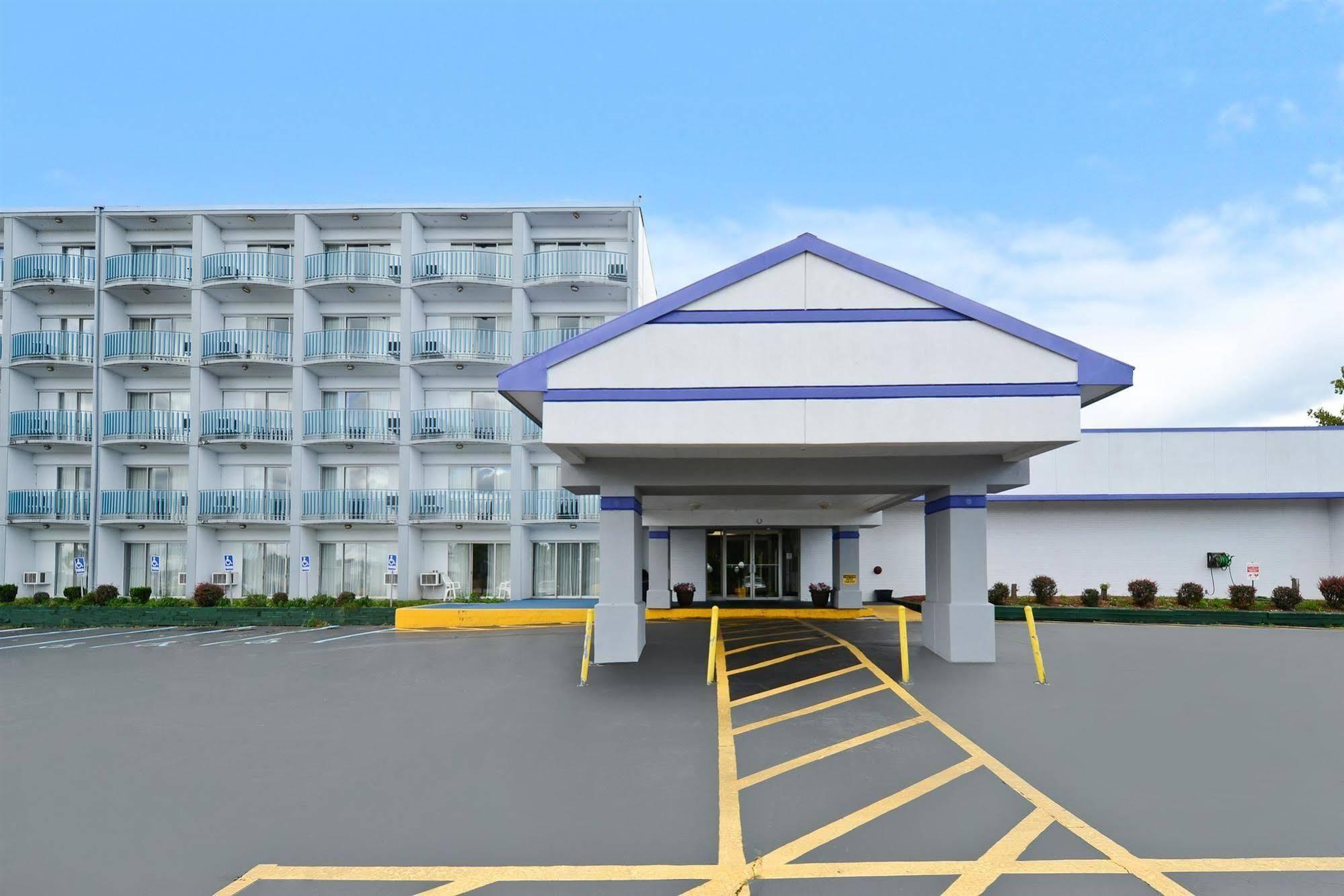 Howard Johnson By Wyndham Saint Joseph Benton Harbor Eksteriør billede