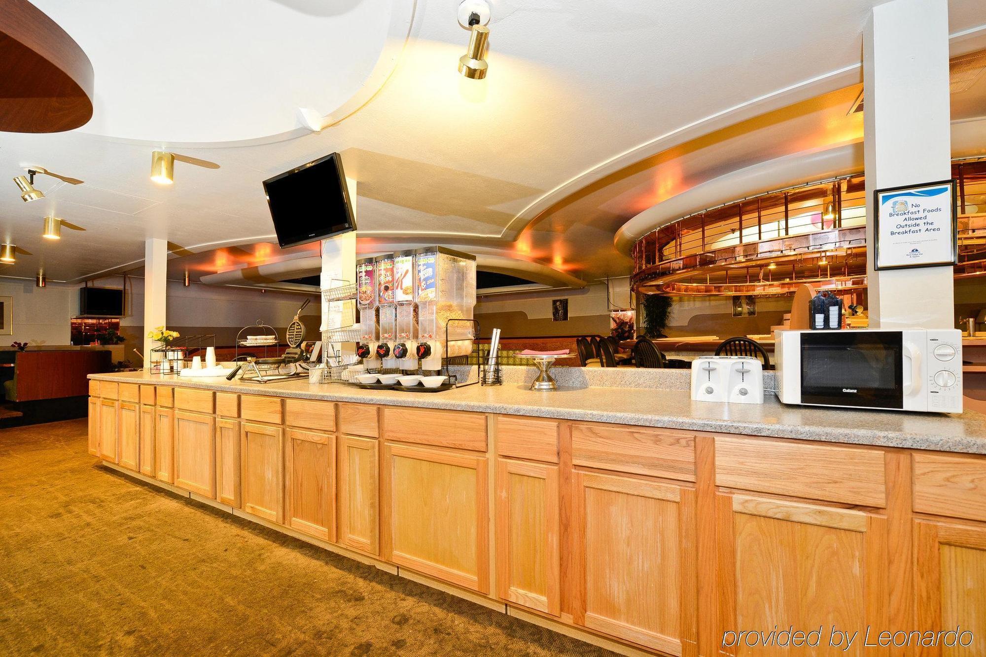 Howard Johnson By Wyndham Saint Joseph Benton Harbor Restaurant billede