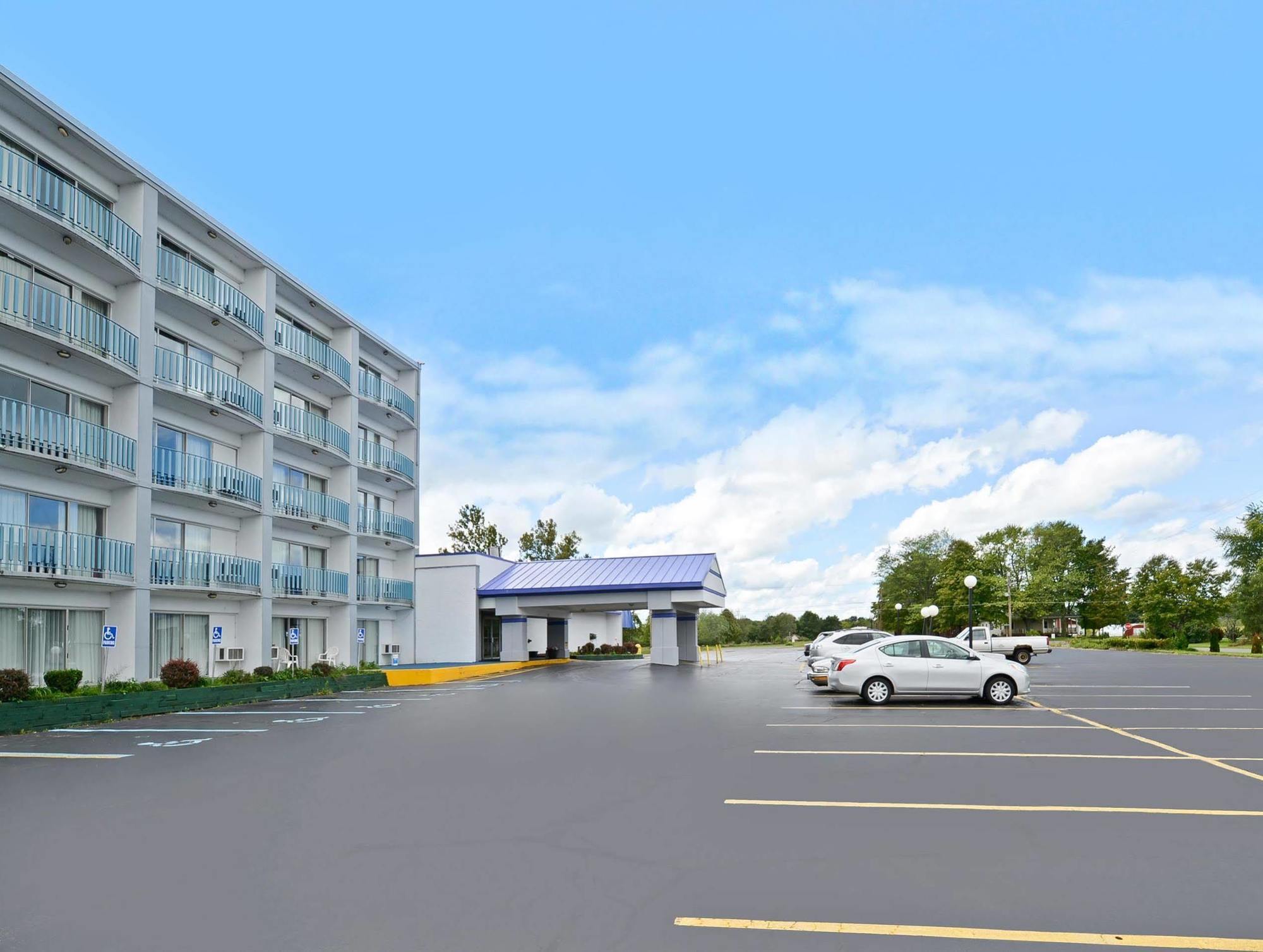 Howard Johnson By Wyndham Saint Joseph Benton Harbor Eksteriør billede