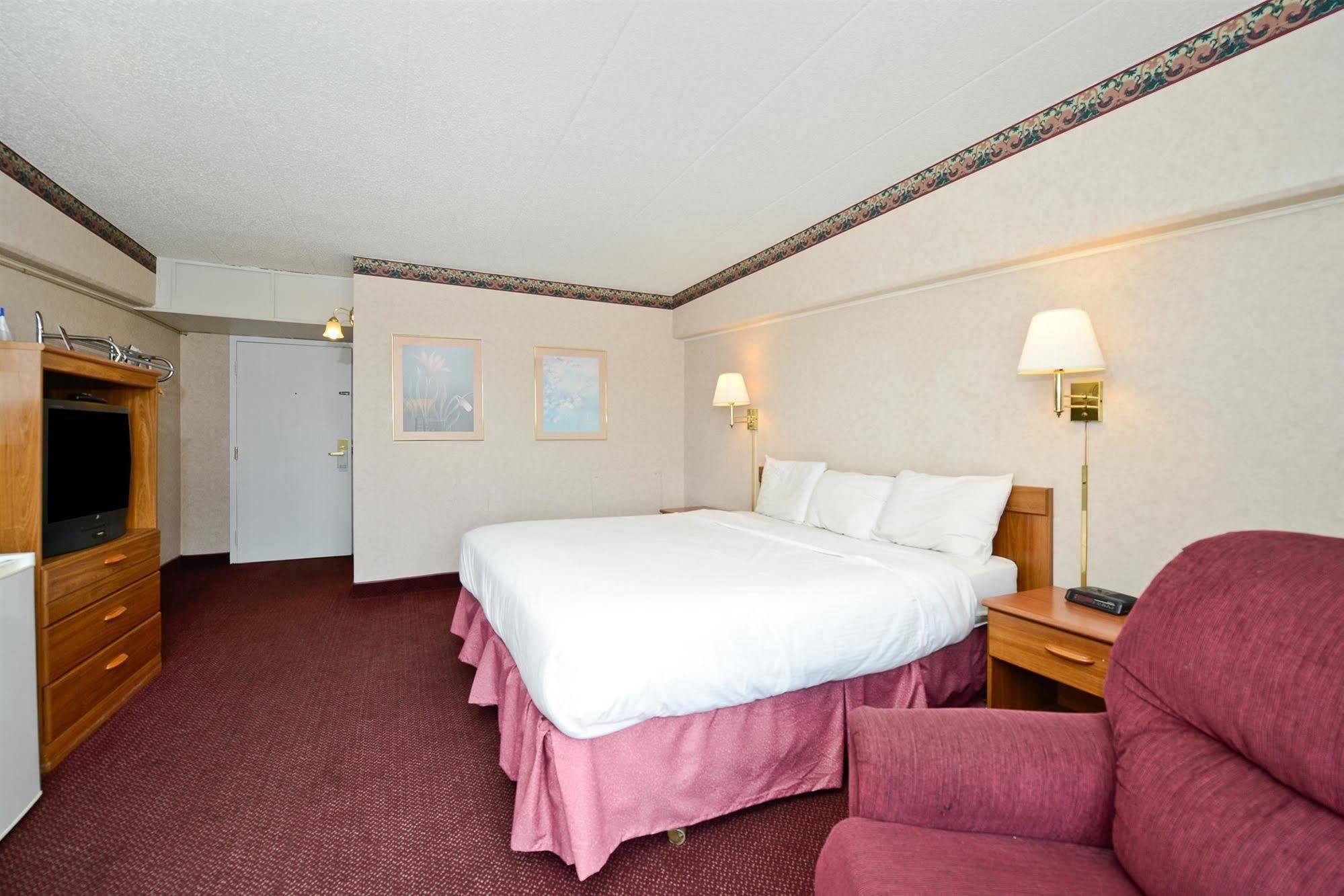 Howard Johnson By Wyndham Saint Joseph Benton Harbor Værelse billede