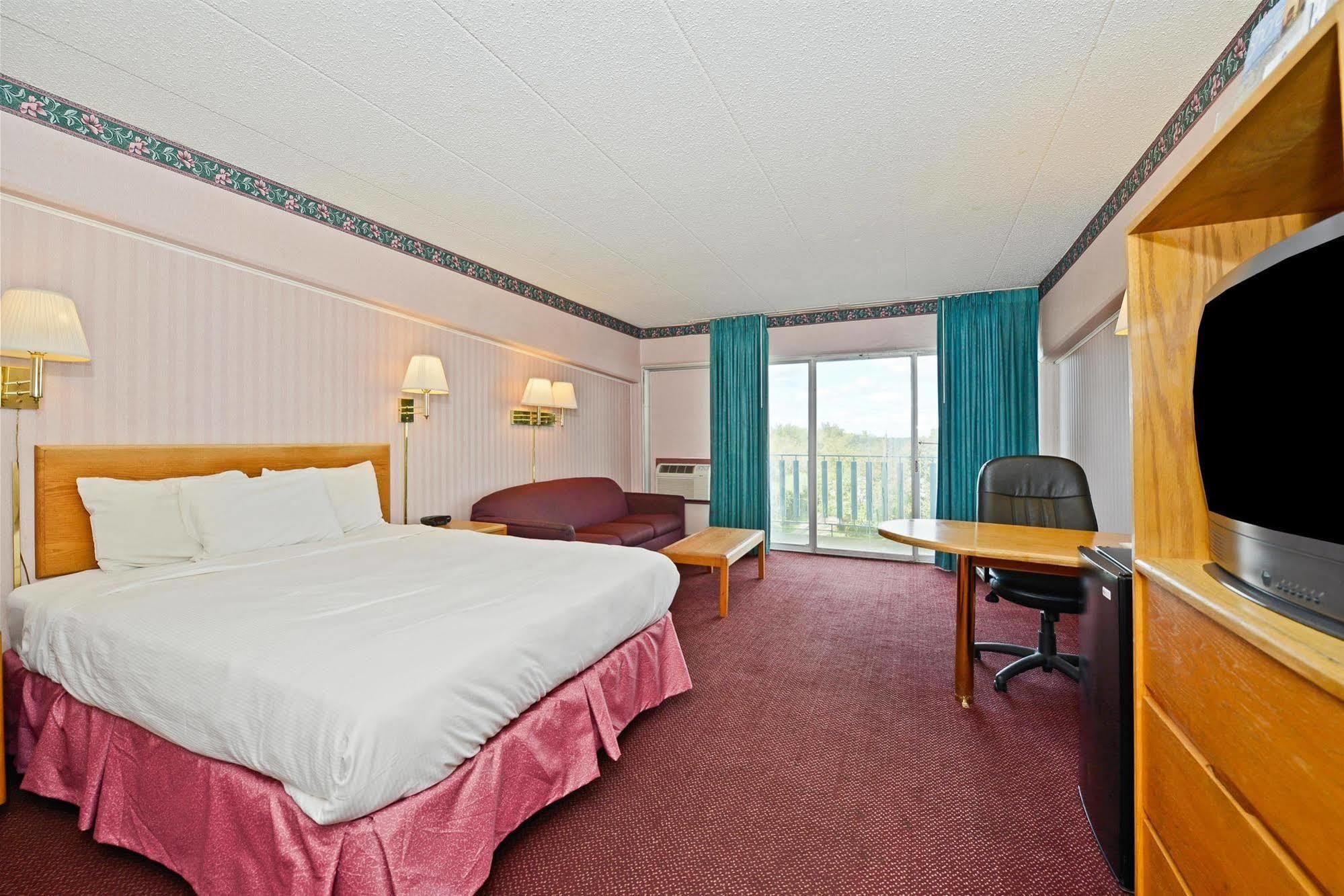 Howard Johnson By Wyndham Saint Joseph Benton Harbor Eksteriør billede