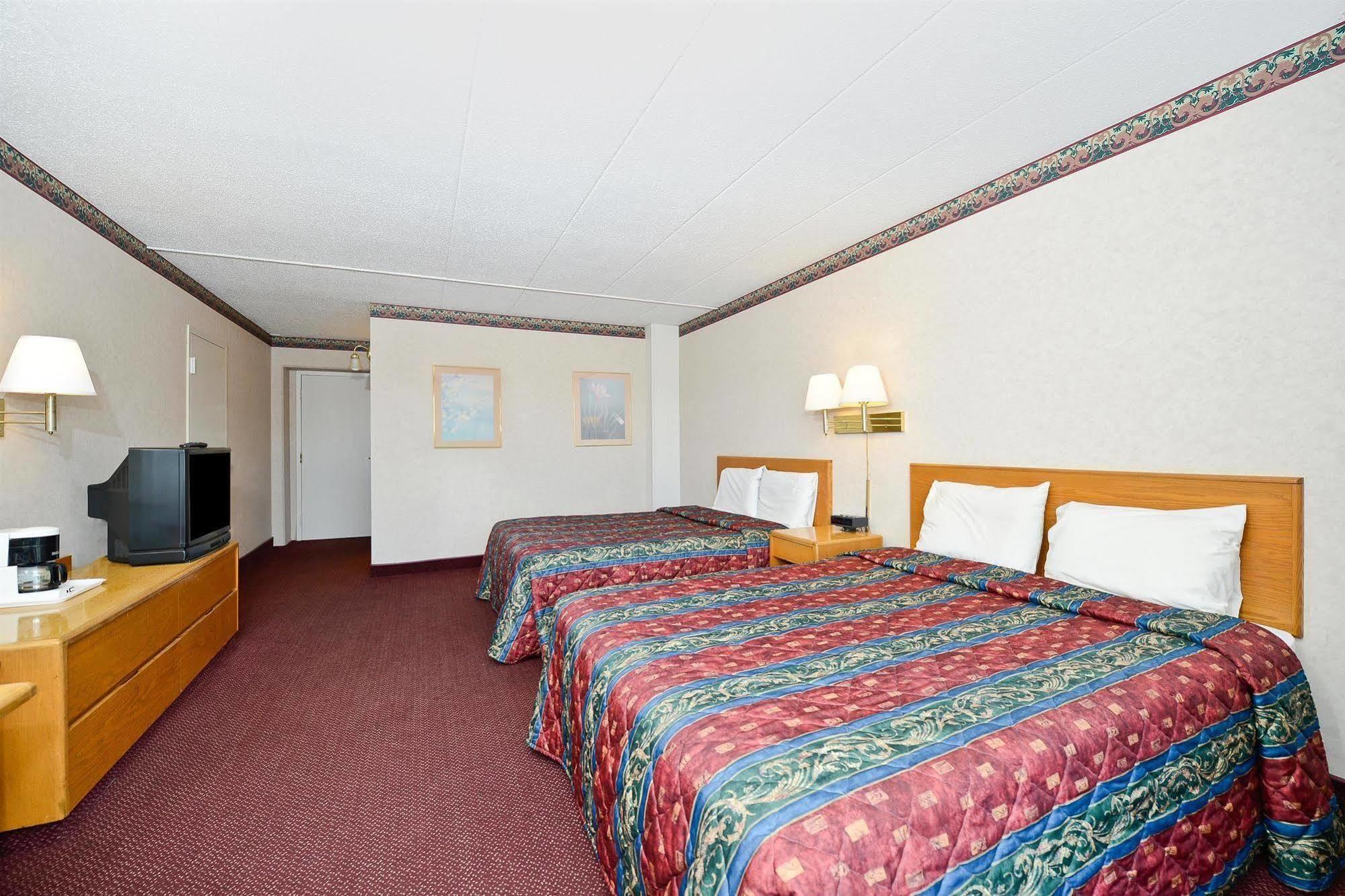 Howard Johnson By Wyndham Saint Joseph Benton Harbor Værelse billede