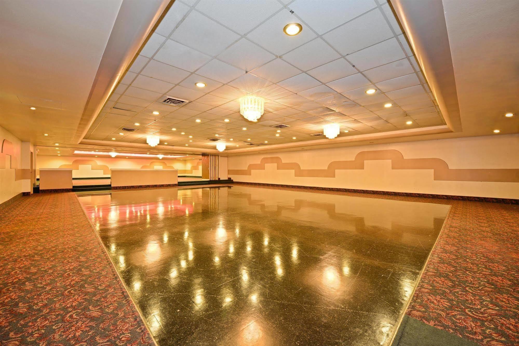 Howard Johnson By Wyndham Saint Joseph Benton Harbor Faciliteter billede