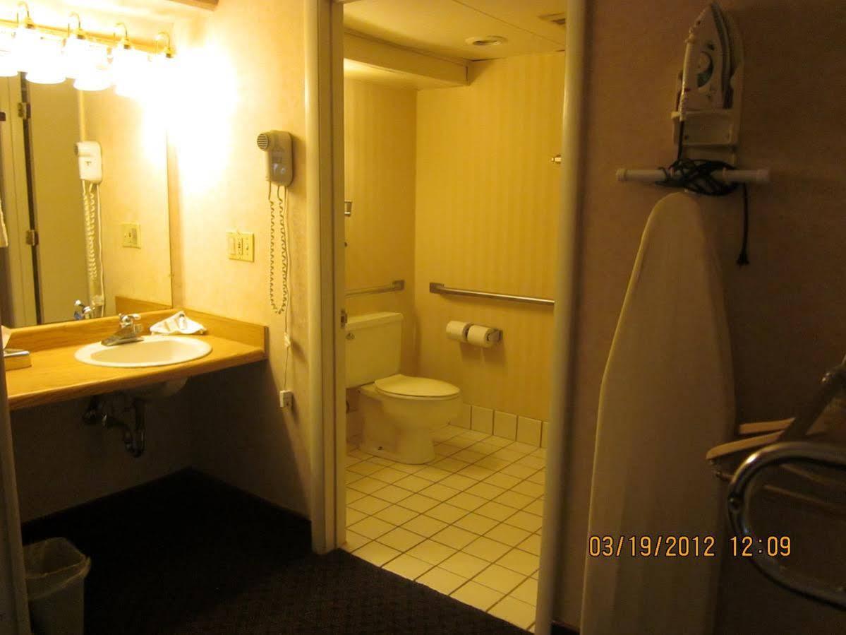 Howard Johnson By Wyndham Saint Joseph Benton Harbor Eksteriør billede